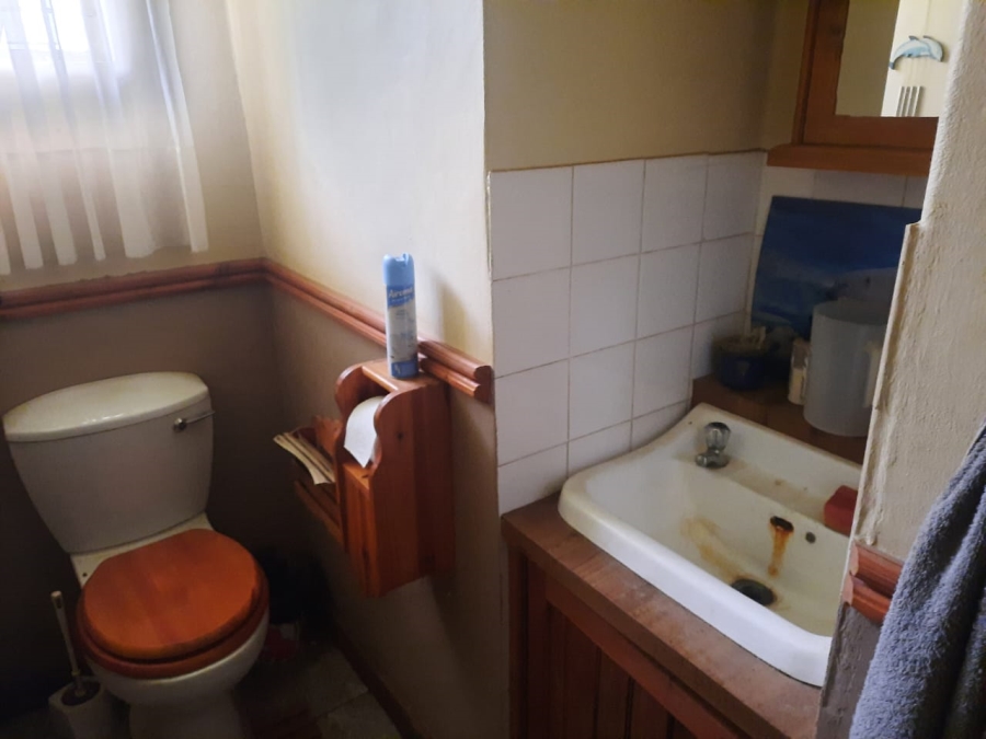 6 Bedroom Property for Sale in Odendaalsrus Free State